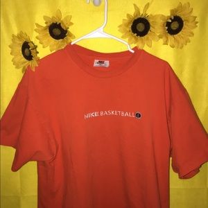 NIKE BASKETBALL VINTAGE TEE